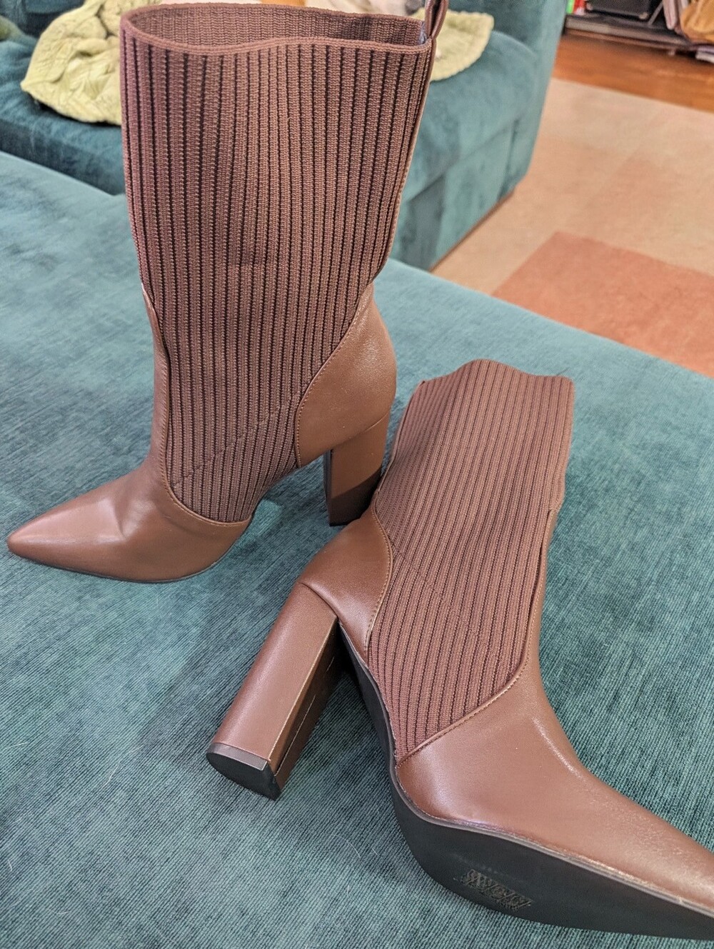 Brown Ribbed Knit Pointed-Toe Block Heel Boots - Picture 5 of 9